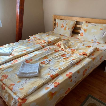 Aparthotel Balazs Vendeghaz Lupeni  Exterior foto