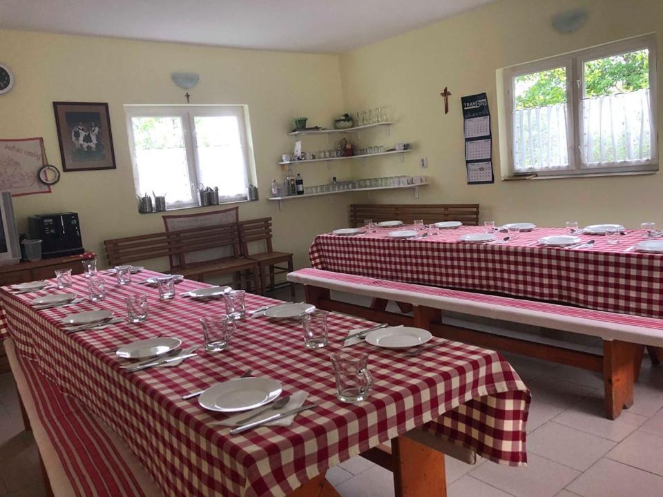 Aparthotel Balazs Vendeghaz Lupeni  Exterior foto