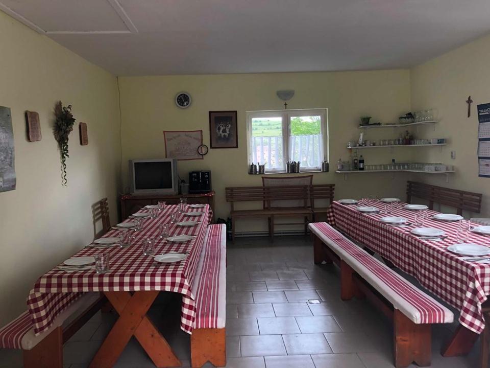 Aparthotel Balazs Vendeghaz Lupeni  Exterior foto