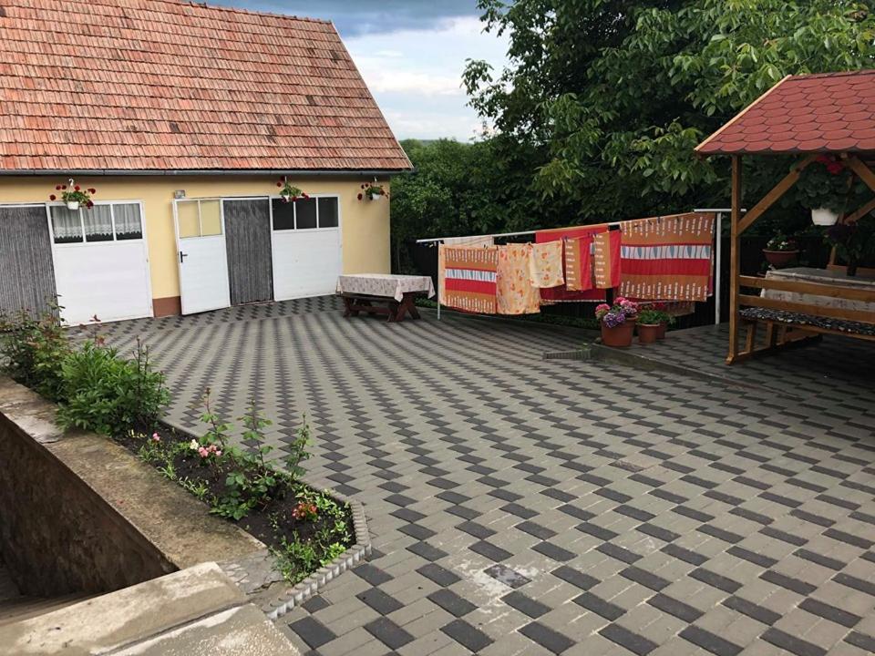 Aparthotel Balazs Vendeghaz Lupeni  Exterior foto