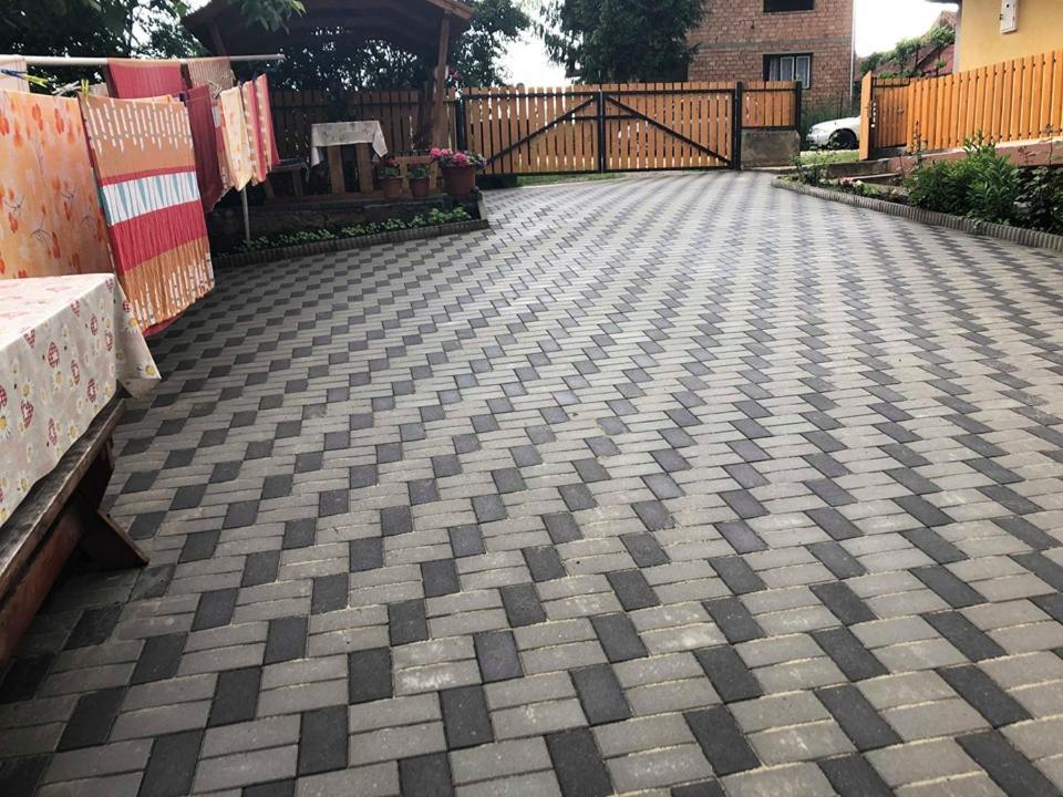 Aparthotel Balazs Vendeghaz Lupeni  Exterior foto