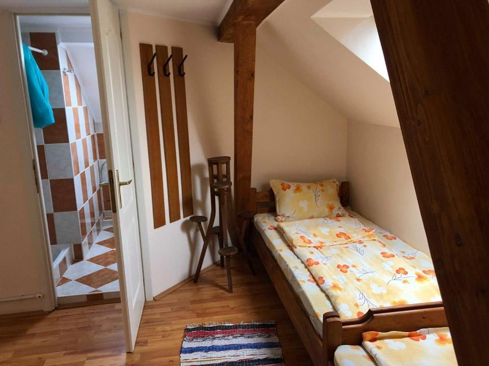 Aparthotel Balazs Vendeghaz Lupeni  Exterior foto