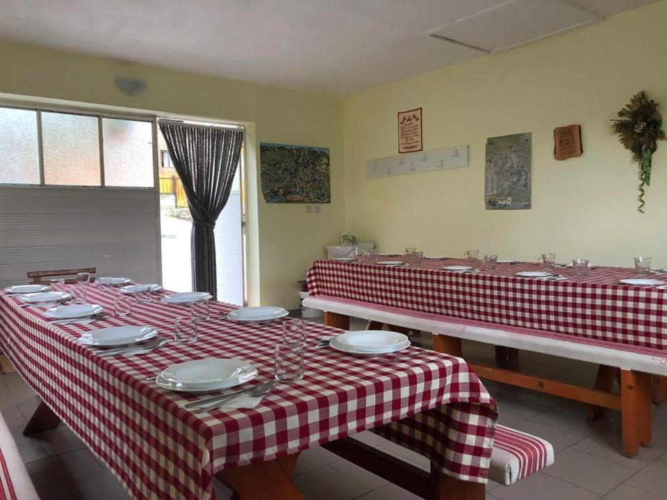 Aparthotel Balazs Vendeghaz Lupeni  Exterior foto