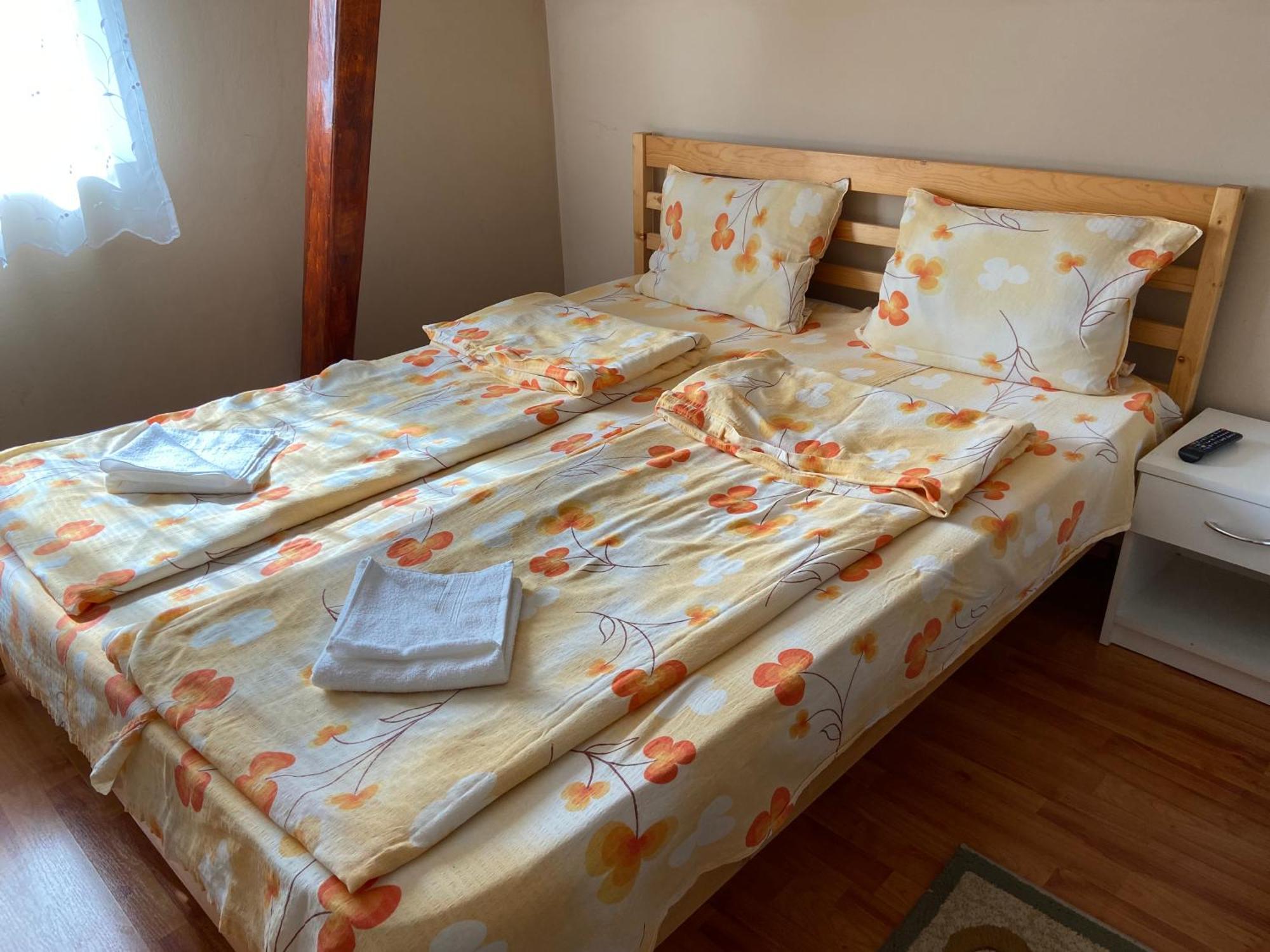 Aparthotel Balazs Vendeghaz Lupeni  Exterior foto