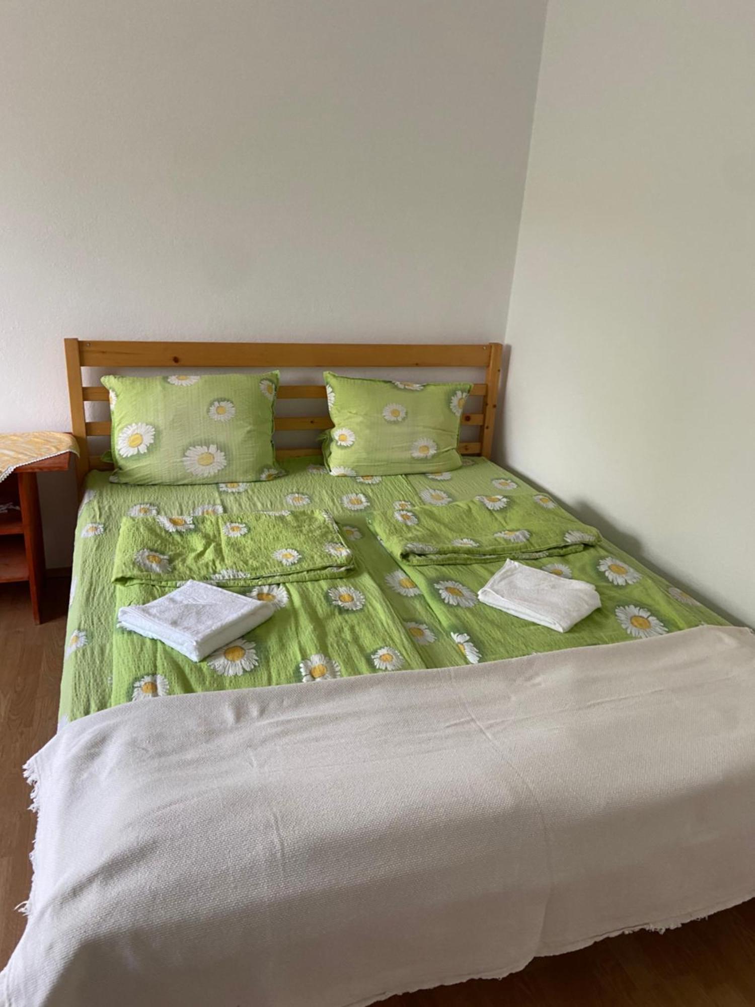Aparthotel Balazs Vendeghaz Lupeni  Exterior foto